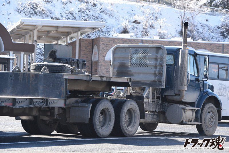 【仕事車礼賛】米軍のフレイトライナーのトレーラー 1